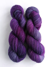 Load image into Gallery viewer, Hand dyed British wool sock yarn, Superwash Exmoor Blueface/Corriedale/Zwartbles/nylon freeshipping - Felt Fusion