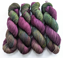 Load image into Gallery viewer, Indica on cormo/silk 4ply/fingering weight.
