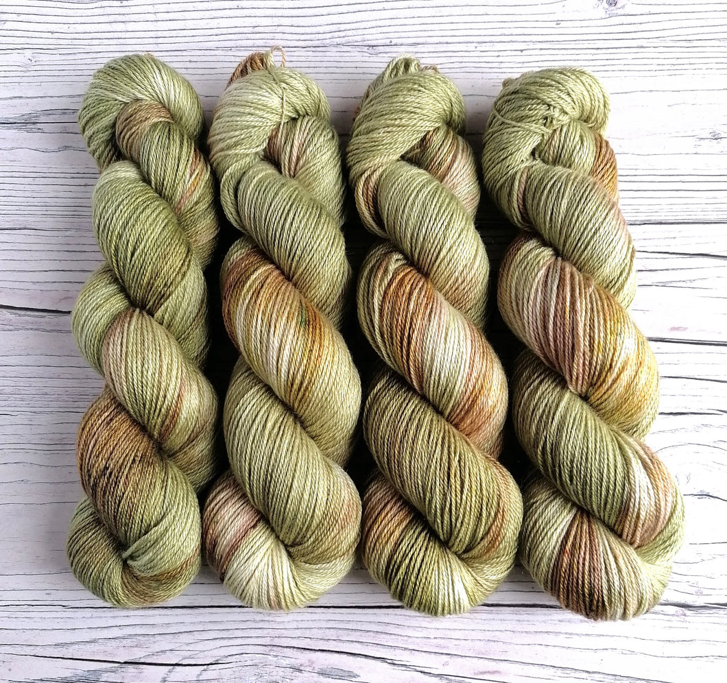 Fearn (Alder) on a choice of yarn bases.