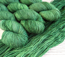 Load image into Gallery viewer, Gort (Ivy) on a choice of yarn bases.
