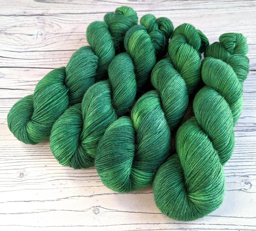 Gort (Ivy) on a choice of yarn bases.