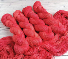 Load image into Gallery viewer, Luis (Rowan) on a choice of yarn bases.
