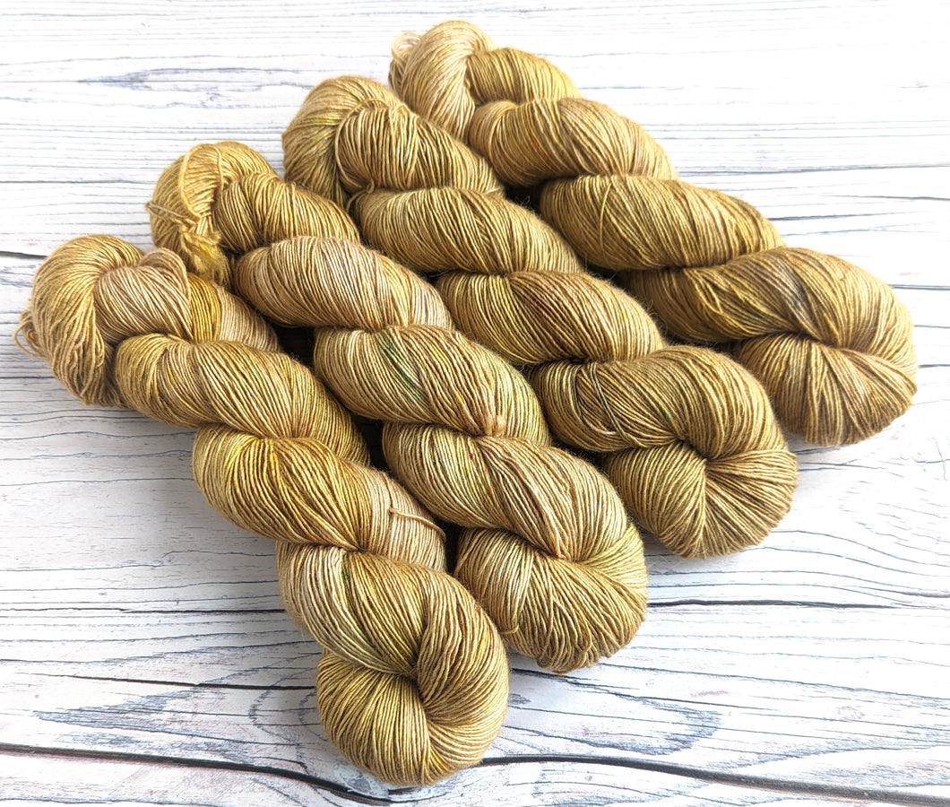 Ngetal (Reed) on a choice of yarn bases.