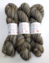 Load image into Gallery viewer, Gruff on 100% llama 4ply/fingering weight yarn. Grey base.
