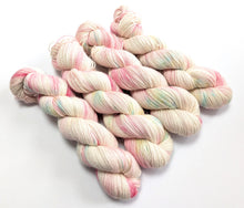 Load image into Gallery viewer, Cotton Candy Cloud, on various bases.
