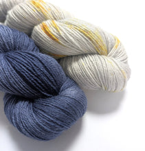 Load image into Gallery viewer, Starlight sets.  2 x 100g British wool 4ply with silk.
