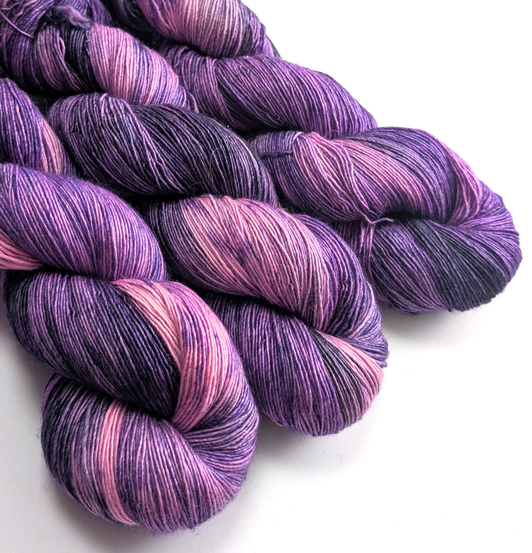 Frankenskein on superwash merino/alpaca/silk singles 4ply/fingering weight.