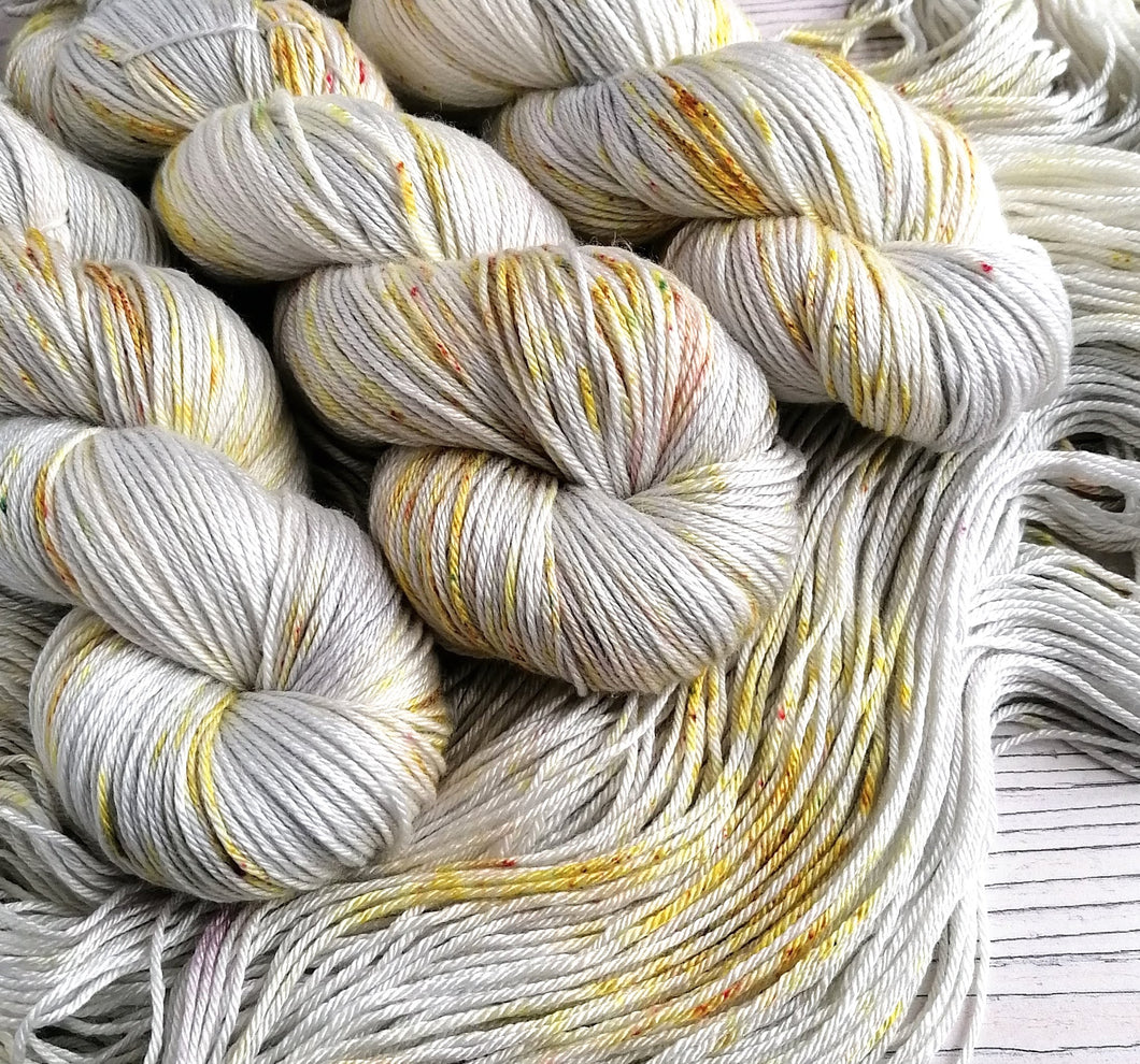 Saille (Willow) on a choice of yarn bases.