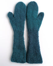 Load image into Gallery viewer, Hand knitted cabled mittens. freeshipping - Felt Fusion
