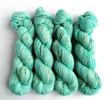 Load image into Gallery viewer, Bobbing Along on superwash merino singles 4ply/fingering weight. freeshipping - Felt Fusion
