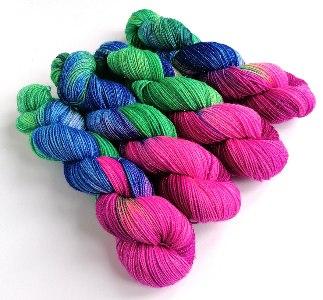 Glow of the Bauble on superwash merino/nylon/sparkle sock yarn. freeshipping - Felt Fusion