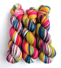Load image into Gallery viewer, Heart On Your Sleeve on non-superwash BFL 4ply. freeshipping - Felt Fusion
