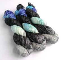 Load image into Gallery viewer, Invisible Light on superwash Merino/Silk singles 4ply/fingering weight. freeshipping - Felt Fusion

