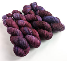 Load image into Gallery viewer, This &amp; That on superwash merino/nylon/sparkle sock yarn.
