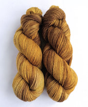 Load image into Gallery viewer, Hand dyed British wool sock yarn, Superwash Exmoor Blueface/Corriedale/Zwartbles/nylon freeshipping - Felt Fusion
