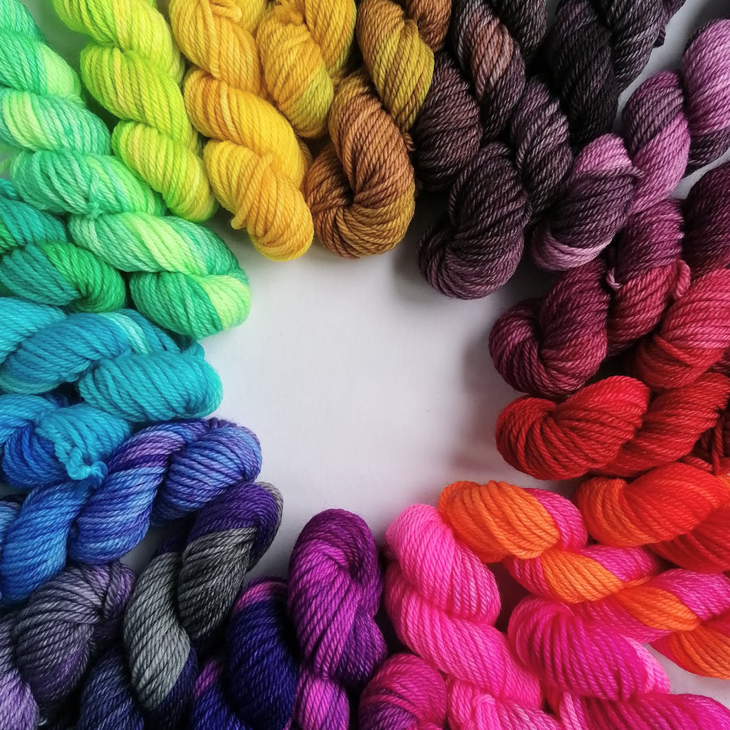 Gradient hand dyed mini skeins.  24 or 12 x 20g. freeshipping - Felt Fusion