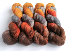 Load image into Gallery viewer, Embers Revised on superwash merino singles 4ply/fingering weight. freeshipping - Felt Fusion
