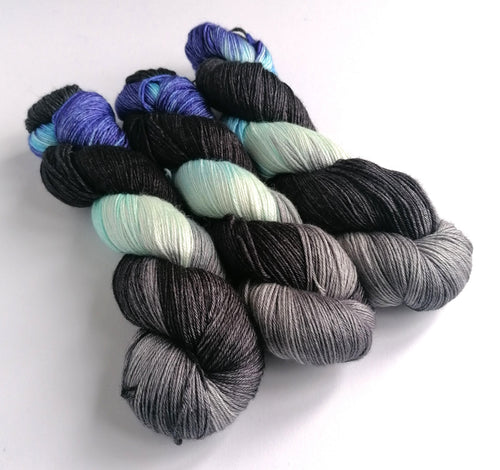 Invisible Light, hand dyed on superwash BFL/silk 4ply/fingering weight. freeshipping - Felt Fusion