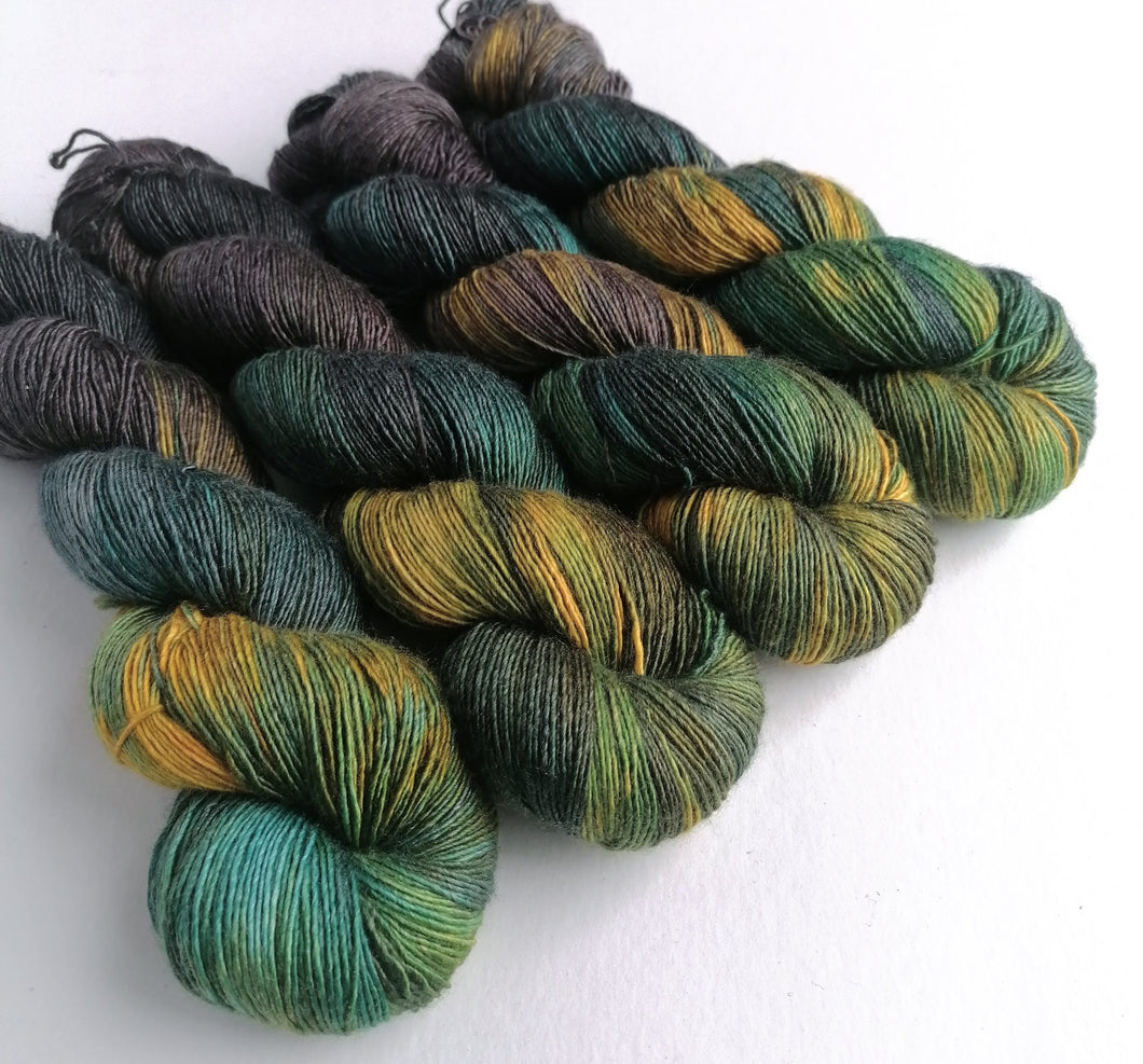 Mutiny on superwash Merino/Silk singles 4ply/fingering weight. freeshipping - Felt Fusion