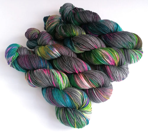 Petrol Head on superwash merino/cashmere/nylon sock yarn. freeshipping - Felt Fusion