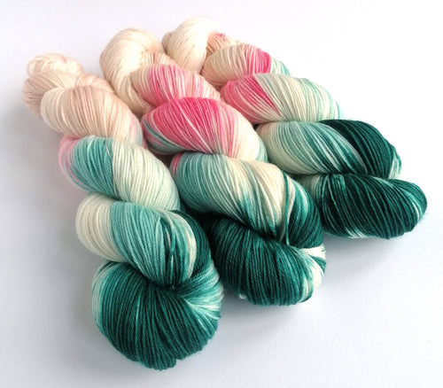 Sicilian Defense on superwash merino/cashmere/nylon sock yarn. freeshipping - Felt Fusion