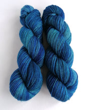 Load image into Gallery viewer, Hand dyed British wool sock yarn, Superwash Exmoor Blueface/Corriedale/Zwartbles/nylon freeshipping - Felt Fusion
